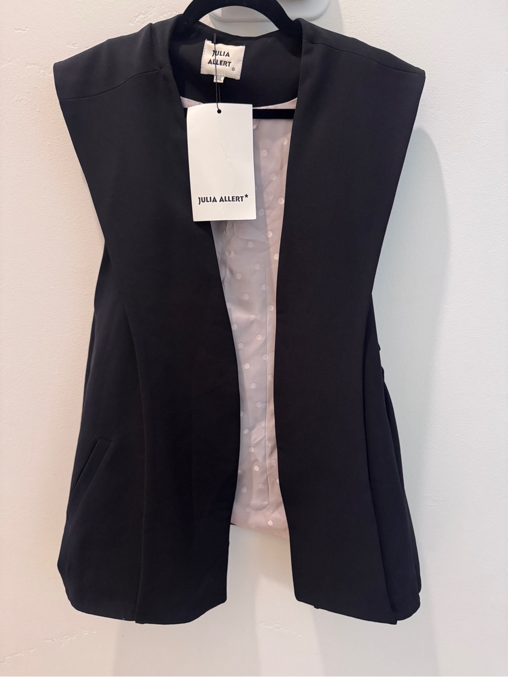 Julia Allert Black Sleeveless Tailored Vest NEW WITH TAGS